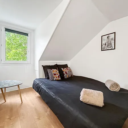 Douillet Avec Wi-fi, Proche Transports Апартаменты Тур